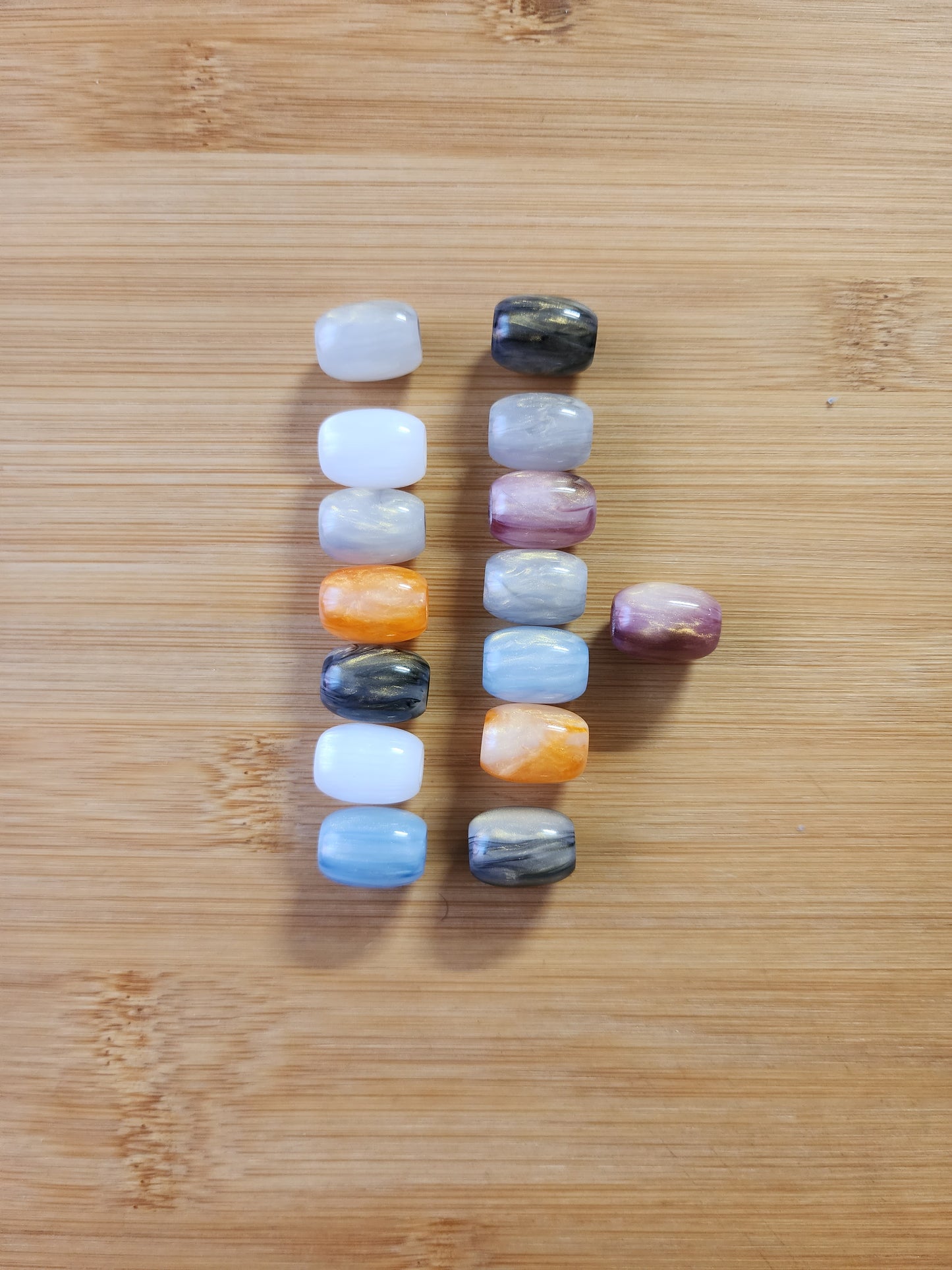 15 Assorted Barrel Resin Loc Bead